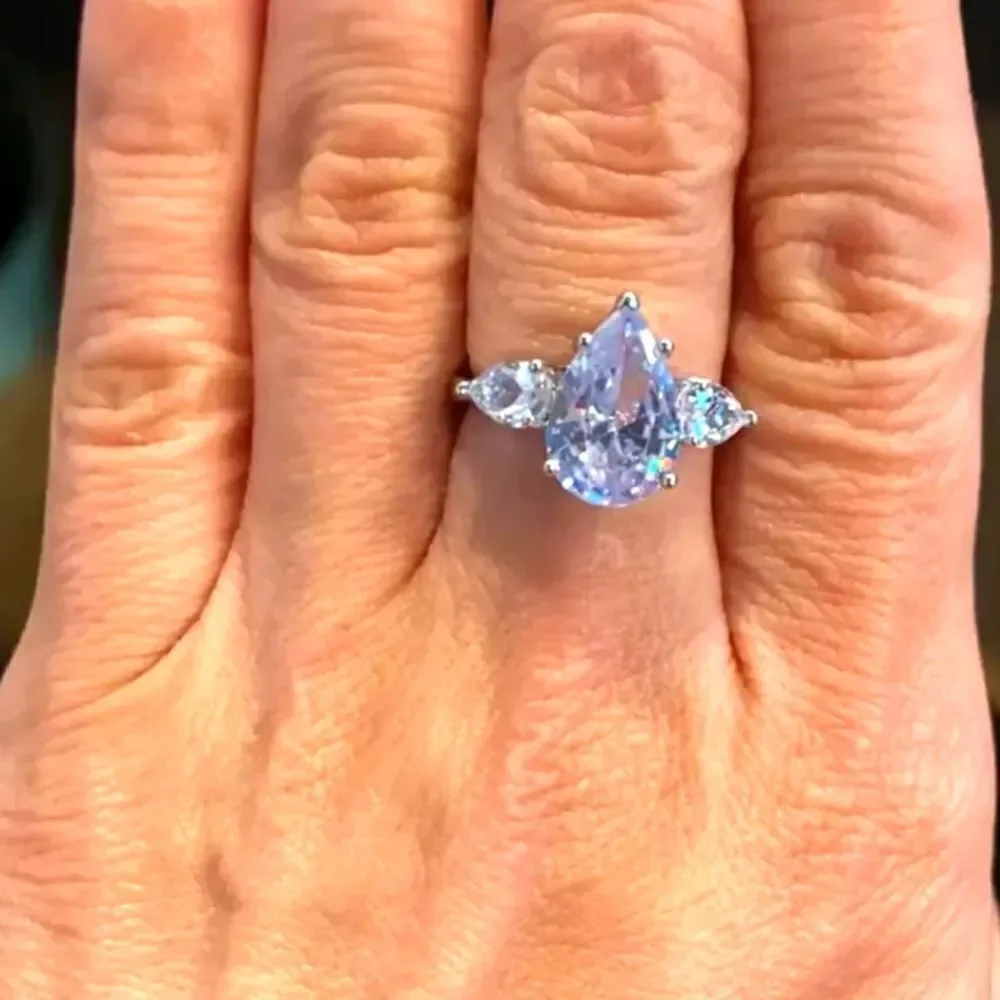 Elegant diamond wedding ring